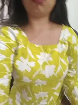 Hot Twinkle online show from June 18, 2026, 6:56 am