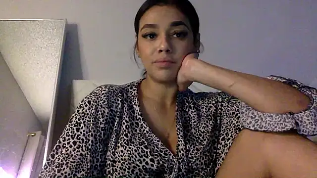 layla223 online show from January 8, 2026, 5:35 am