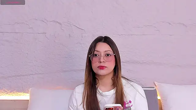 lanna 18  online show from February 11, 2026, 11:54 am