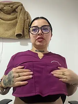 Mia  Bloom online show from February 3, 2026, 11:59 am