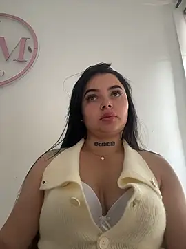 Mia  Bloom online show from March 3, 2026, 1:18 pm