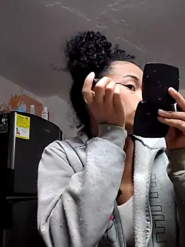 shenna brunette online show from March 10, 2026, 3:27 pm