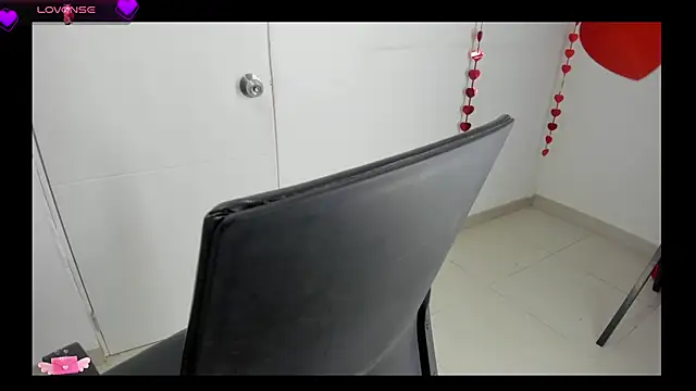 Jessica Beltrann online show from February 25, 2026, 7:58 pm