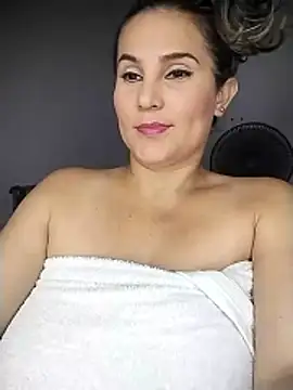 BUSSY DIVORCED online show from January 13, 2026, 7:29 pm