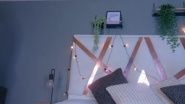 AmberStonne   online show from February 25, 2026, 3:07 am