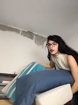 dani bela online show from April 15, 2026, 5:13 am