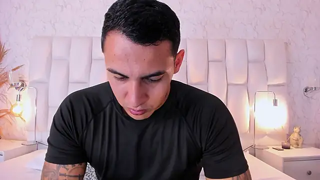 MassimoCo  online show from March 18, 2026, 11:37 pm