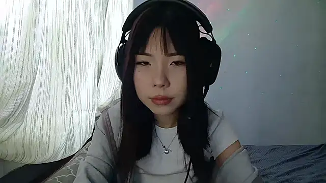 AprilOnilll online show from January 16, 2026, 10:08 am