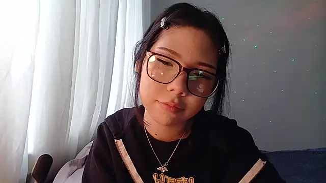 AprilOnilll online show from January 8, 2026, 7:25 am