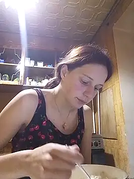 Lily Viola online show from June 4, 2026, 5:39 pm