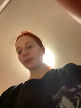 Lily Viola online show from March 4, 2026, 6:59 pm