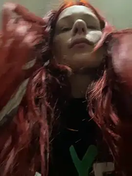 Snapshot of Lily_Viola chatting on March 1, 2026, 7:19 am Lily Viola online show from March 1, 2026, 7:19 am