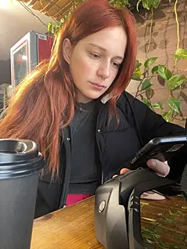 Snapshot of Lily_Viola chatting on February 5, 2026, 7:15 am Lily Viola online show from February 5, 2026, 7:15 am