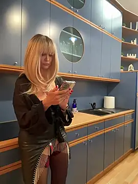 Snapshot of NaughtyNinky chatting on July 7, 2026, 2:42 pm NaughtyNinky online show from July 7, 2026, 2:42 pm