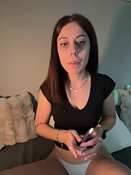 Snapshot of Luna_licous chatting on June 2, 2026, 11:54 am Luna licous online show from June 2, 2026, 11:54 am