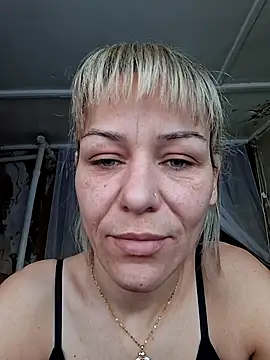 MissKryss online show from February 19, 2026, 3:47 am