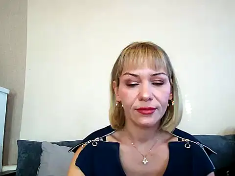 MissKryss online show from February 13, 2026, 5:29 am