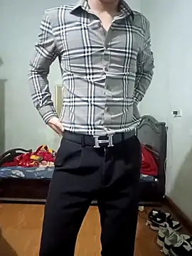 Hoangvan99997 online show from March 4, 2026, 2:36 pm