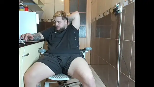 ashtondel online show from April 16, 2026, 2:01 am