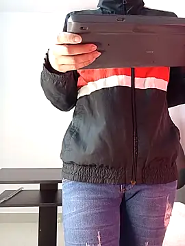 Snapshot of saray_reesee chatting on January 16, 2026, 8:02 pm saray reesee online show from January 16, 2026, 8:02 pm