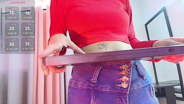 Snapshot of saray_reesee chatting on February 11, 2026, 8:09 pm saray reesee online show from February 11, 2026, 8:09 pm