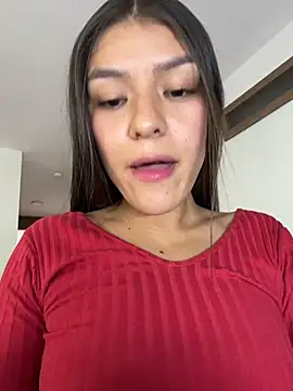 Snapshot of TaylorrHill chatting on June 12, 2026, 7:33 pm TaylorrHill online show from June 12, 2026, 7:33 pm