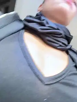 TaylorrHill online show from April 4, 2026, 7:42 pm