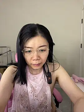 Snapshot of lukee666 chatting on March 5, 2026, 12:18 am lukee666 online show from March 5, 2026, 12:18 am