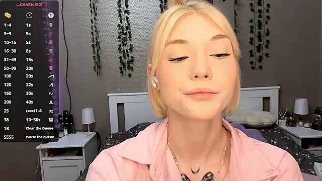 Snapshot of LlsabethHaze chatting on February 20, 2026, 2:19 pm LlsabethHaze online show from February 20, 2026, 2:19 pm