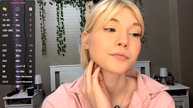 Snapshot of LlsabethHaze chatting on March 2, 2026, 2:13 pm LlsabethHaze online show from March 2, 2026, 2:13 pm