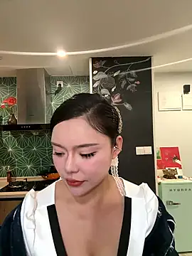 Snapshot of GB1135 chatting on January 12, 2026, 1:51 pm GB1135 online show from January 12, 2026, 1:51 pm