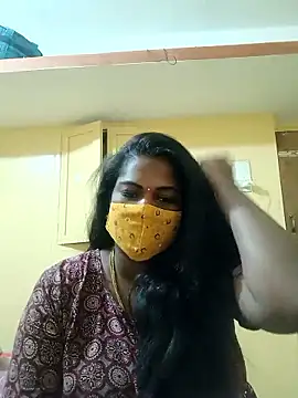 Milky Julia online show from January 6, 2026, 5:28 pm