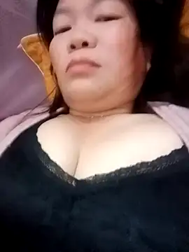 Snapshot of YINA-6969 chatting on January 7, 2026, 12:48 am YINA-6969 online show from January 7, 2026, 12:48 am