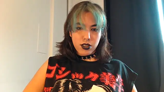 goth latina online show from February 10, 2026, 1:21 pm