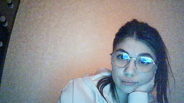 Tenovira online show from March 1, 2026, 12:43 am