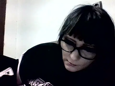 Mela68533 online show from April 30, 2026, 3:52 pm