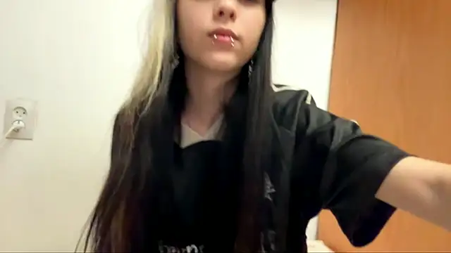 VeraDaisy online show from February 17, 2026, 6:38 pm