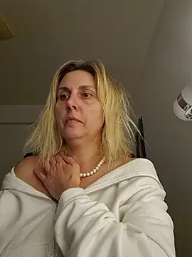 Amelia9798 online show from March 13, 2026, 5:18 pm