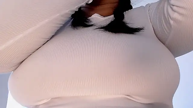Snapshot of isabelateran chatting on July 10, 2026, 7:36 pm isabelateran online show from July 10, 2026, 7:36 pm