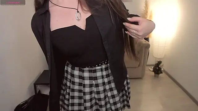 Snapshot of ScarletMur chatting on January 18, 2026, 10:40 am ScarletMur online show from January 18, 2026, 10:40 am