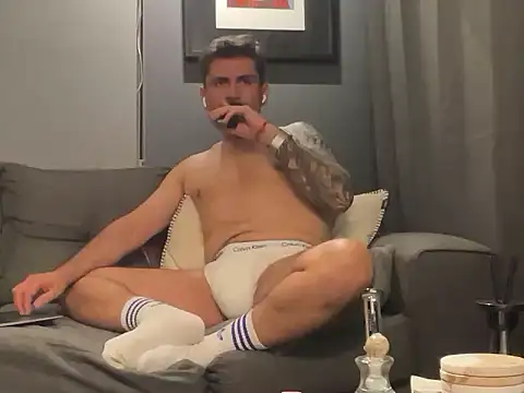 LukasMackenna online show from April 3, 2026, 11:11 pm