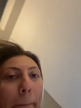 Snapshot of KellyKardashian chatting on February 3, 2026, 6:40 am KellyKardashian online show from February 3, 2026, 6:40 am