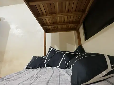 Mira Janee online show from February 20, 2026, 2:52 pm