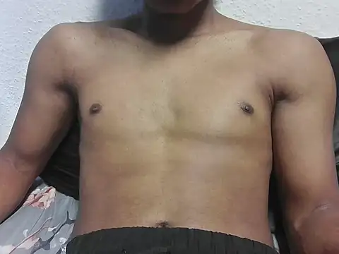 Snapshot of Saadmyy4444 chatting on May 18, 2026, 7:13 am Saadmyy4444 online show from May 18, 2026, 7:13 am