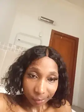 ExtraDoll online show from June 4, 2026, 6:29 am