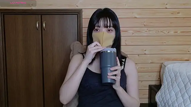 Snapshot of minami_room chatting on June 17, 2026, 6:57 am minami room online show from June 17, 2026, 6:57 am