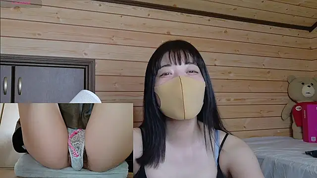 Snapshot of minami_room chatting on August 2, 2026, 6:34 am minami room online show from August 2, 2026, 6:34 am