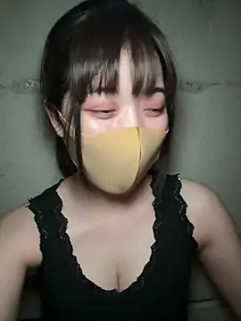 Snapshot of minami_room chatting on August 6, 2026, 12:44 pm minami room online show from August 6, 2026, 12:44 pm