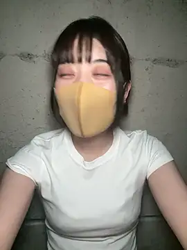 Snapshot of minami_room chatting on July 18, 2026, 12:47 pm minami room online show from July 18, 2026, 12:47 pm