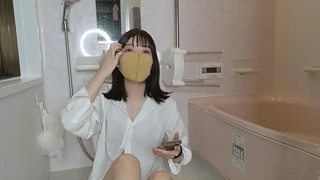 Snapshot of minami_room chatting on June 8, 2026, 4:46 am minami room online show from June 8, 2026, 4:46 am